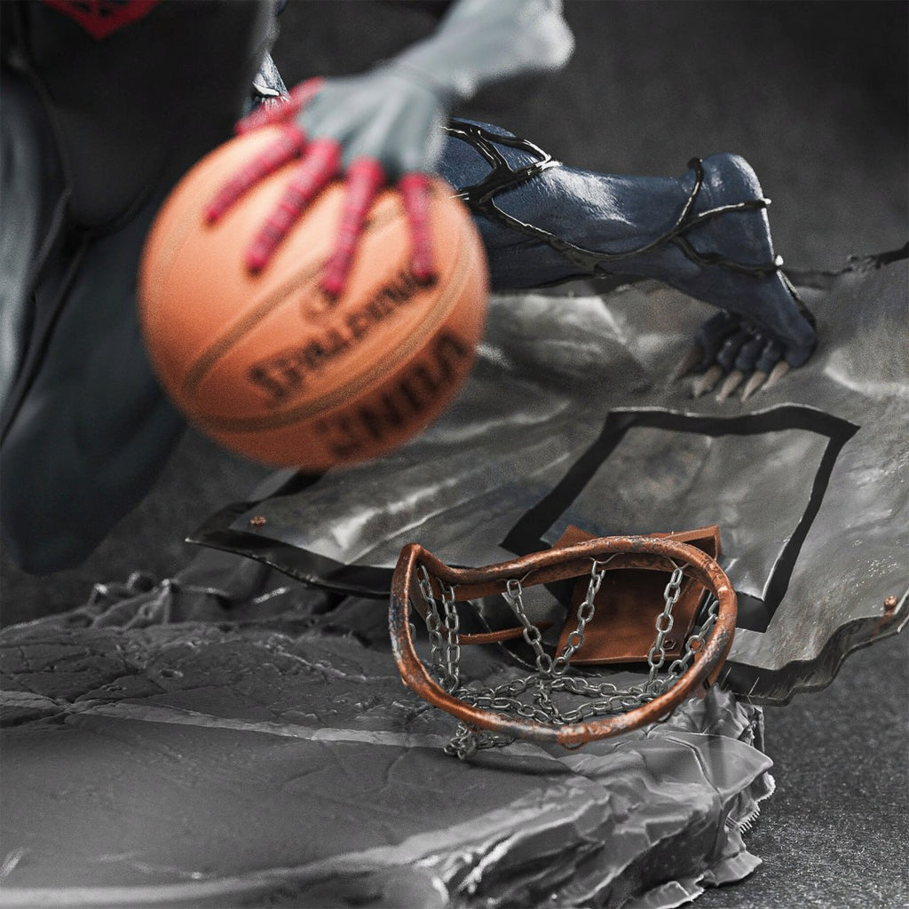 Statue Venom et Spider-Man Miles Morales – détail du ballon de basket